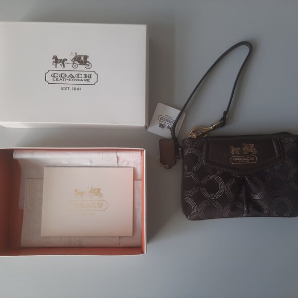 Coach Small Wristlet New With Tags & Box - Picture 1 of 7